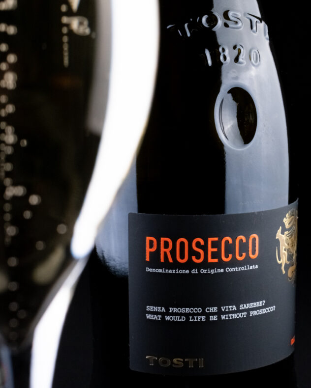 tosti prosecco extra dry closeup