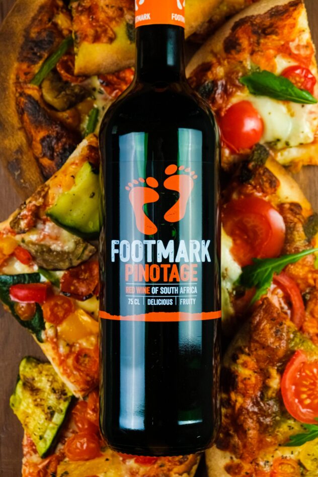 Footmark pinotage and pizza