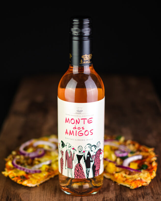 Monte dos Amigos rosé and pizza